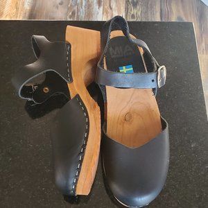 EUC-MIA Sofia Blk Leather/Wood Swedish Clog Sold Out Online! 39/8-8.5